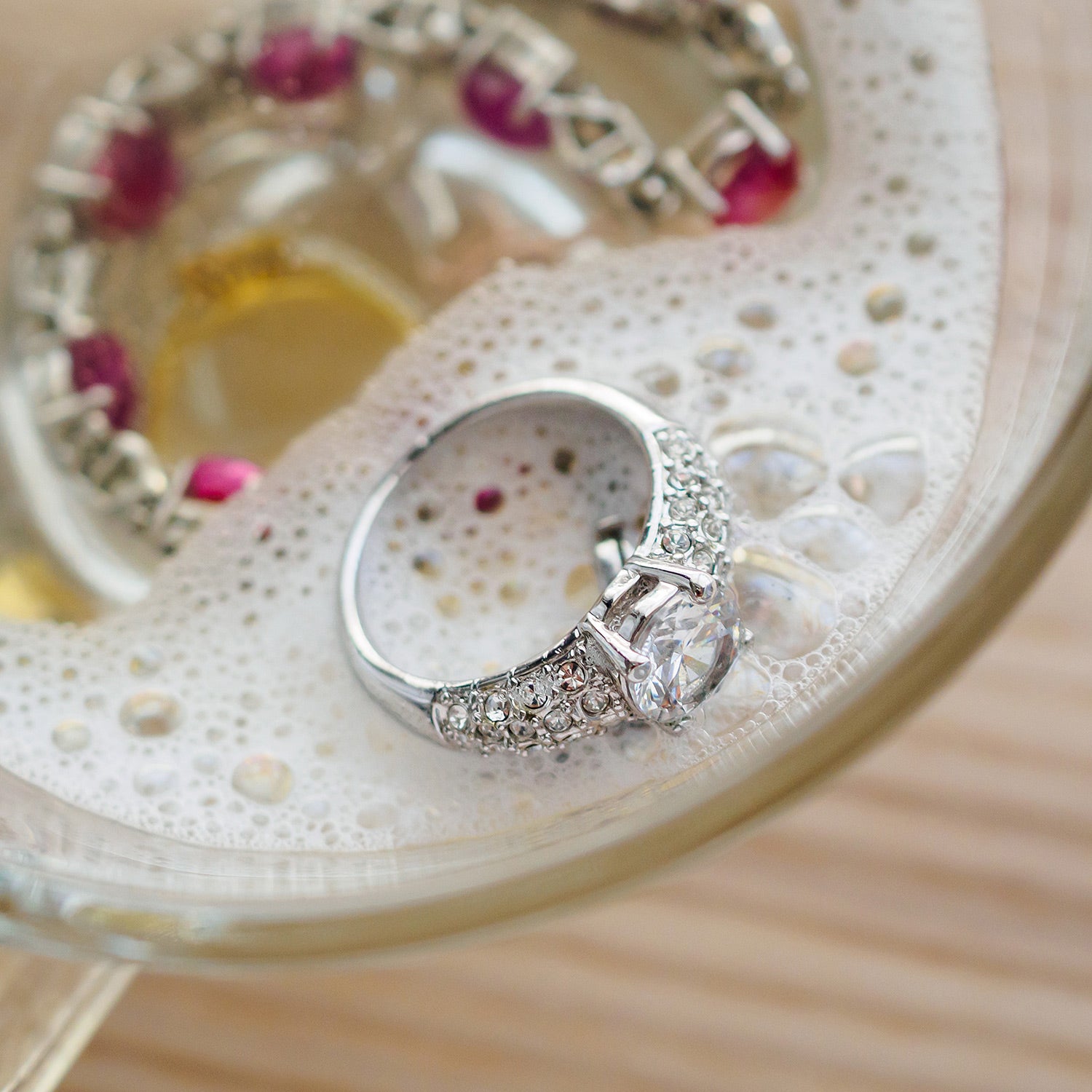 HOW TO CLEAN ARTIFICIAL JEWELLERY AT HOME?