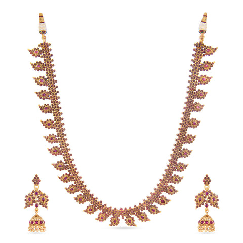 gold platted necklace set with beautiful pink crystals